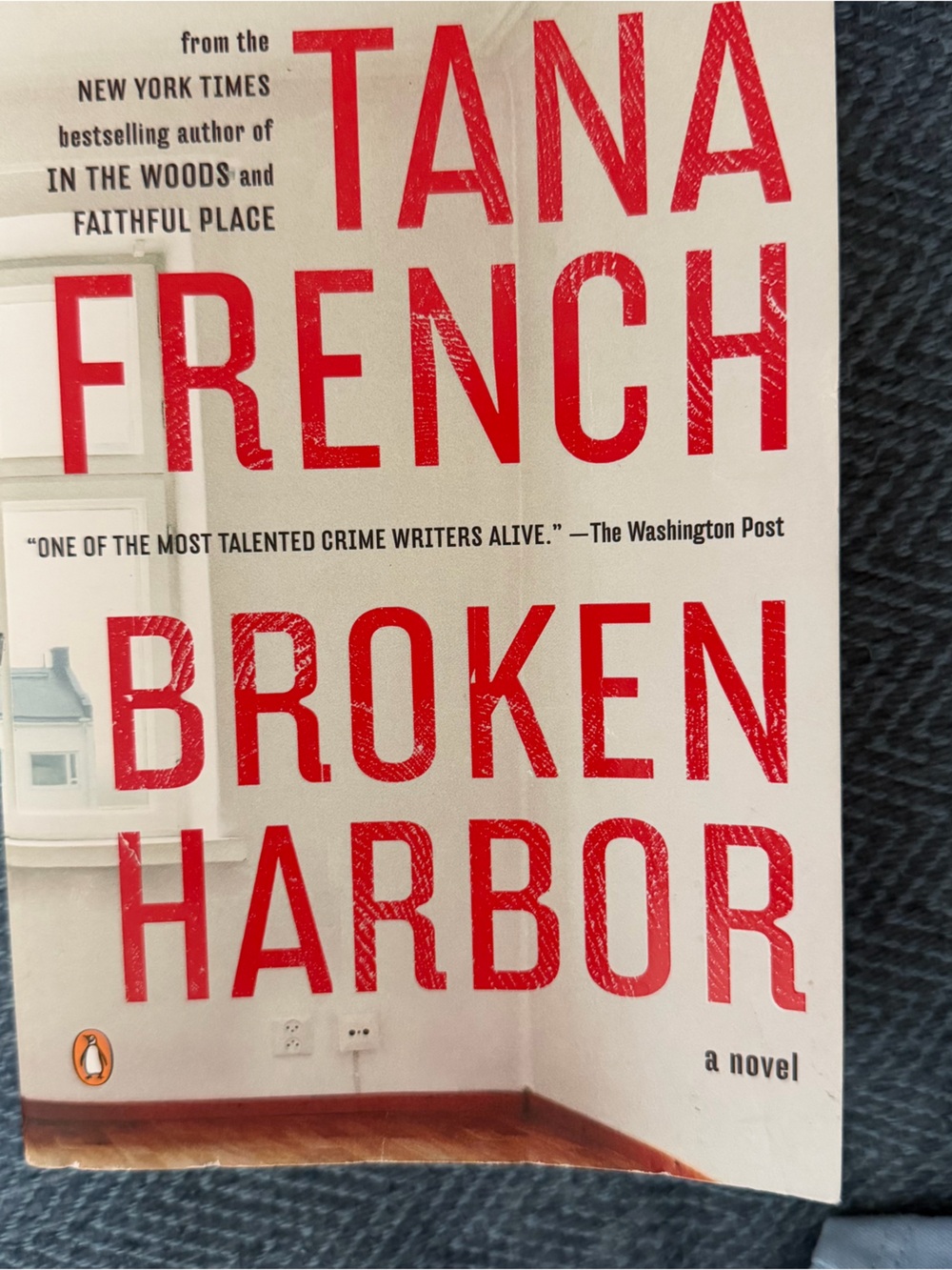 Red & White Novel - Broken Harbor